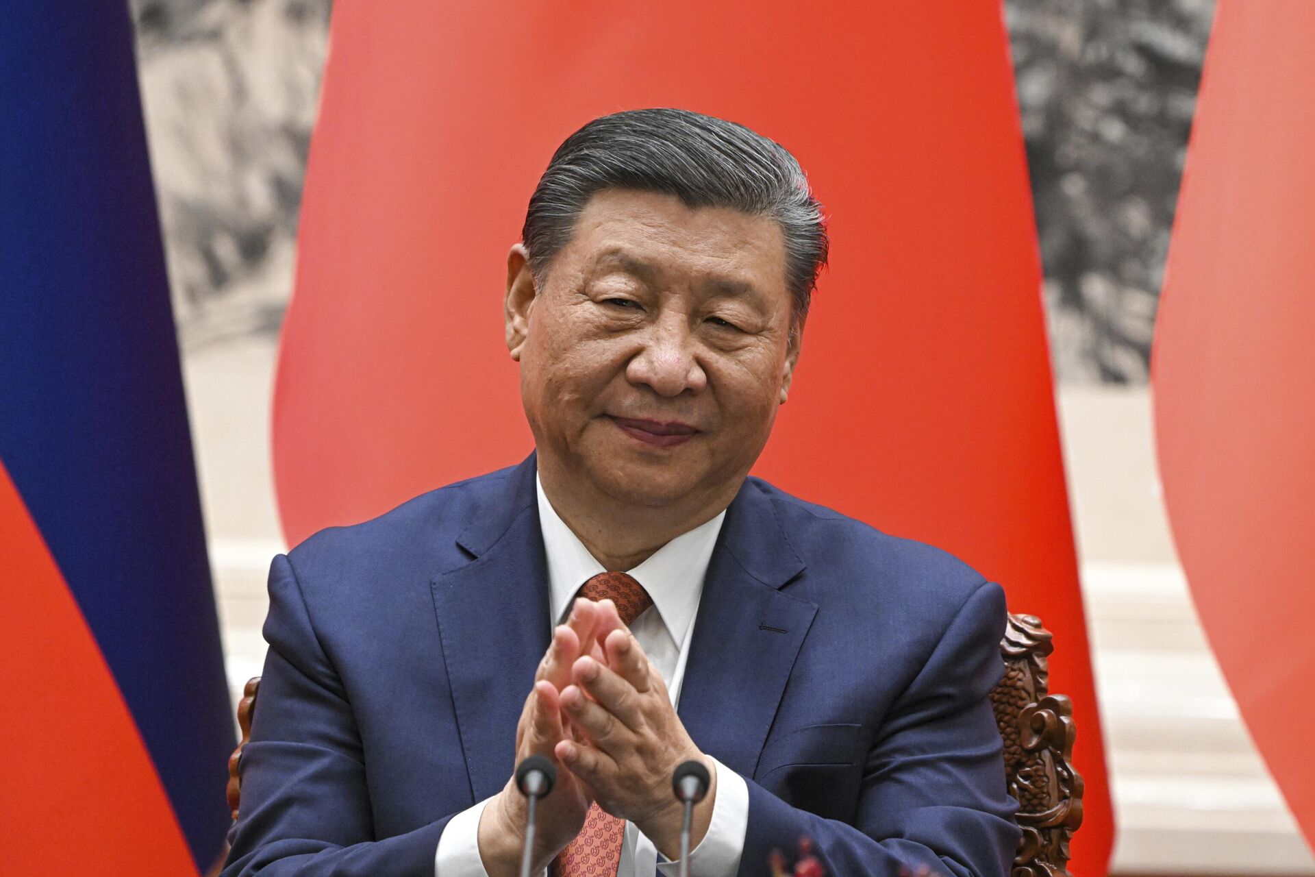 Xi Jinping, presidente chinês, durante cerimônia de assinatura com o presidente russo, Vladimir Putin, no Grande Salão do Povo, em Pequim, China, 16 de maio de 2024 - Sputnik Brasil, 1920, 20.06.2024