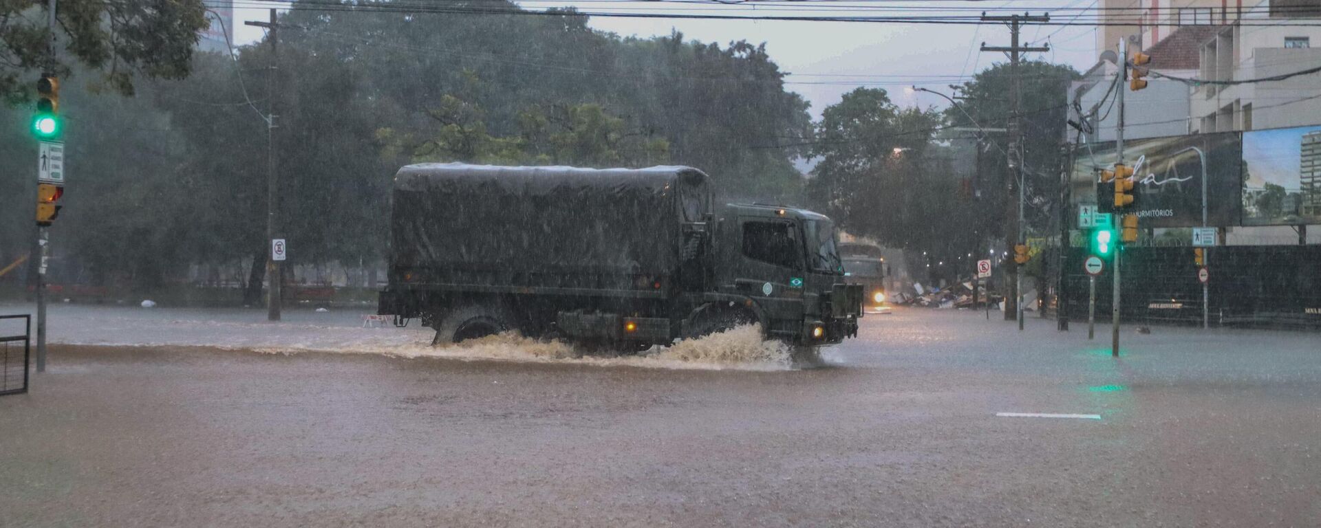 Exército apoia resgastes após fortes chuvas voltarem a atingir o Rio Grande do Sul, em meio à maior tragédia climática da história do estado. Porto Alegre, 23 de maio de 2024 - Sputnik Brasil, 1920, 23.05.2024