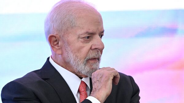O presidente brasileiro, Luiz Inácio Lula da Silva, durante evento para anunciar um novo programa de investimentos em infraestrutura, no Palácio do Planalto, em Brasília. Brasil, 8 de maio de 2024 - Sputnik Brasil