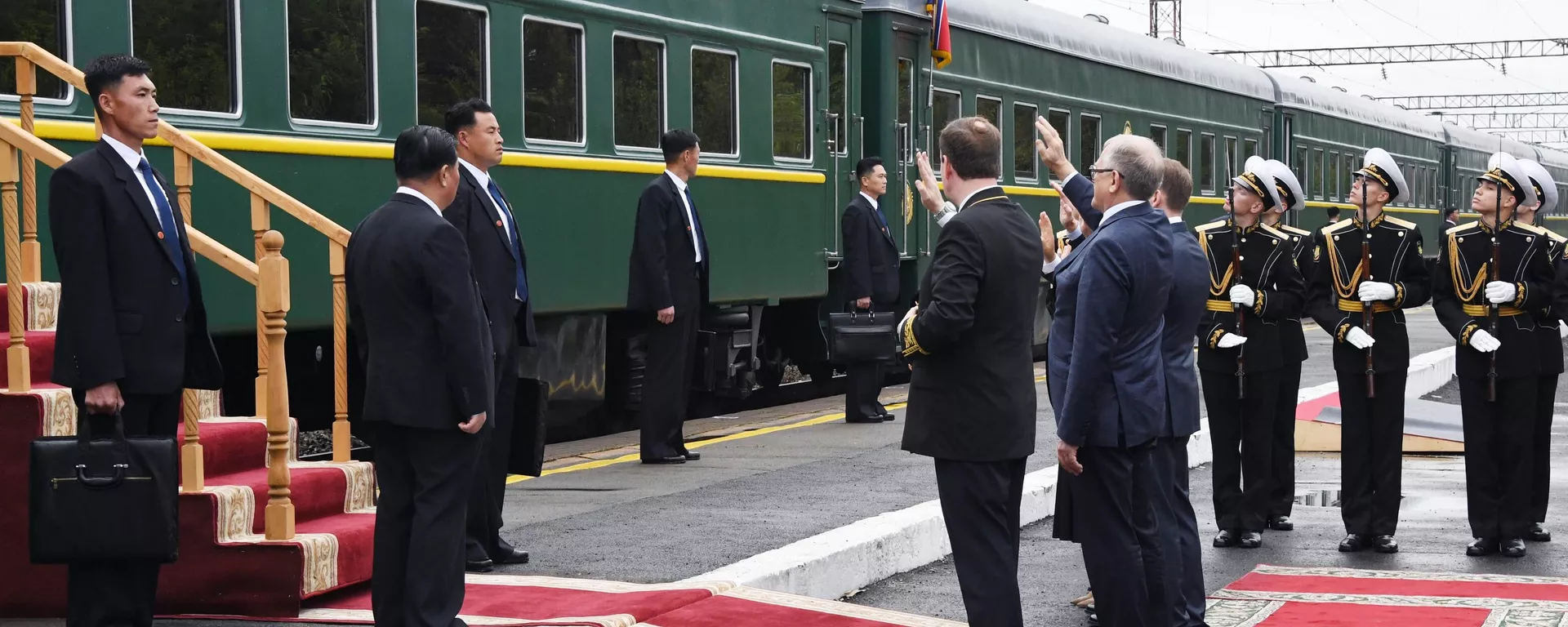 Trem de Kim Jong-un, lider supremo da Coreia do Norte, durante partida da estação ferroviária Artyom-Primorsky 1, Rússia, foto publicada em 17 de setembro de 2023 - Sputnik Brasil, 1920, 24.05.2024