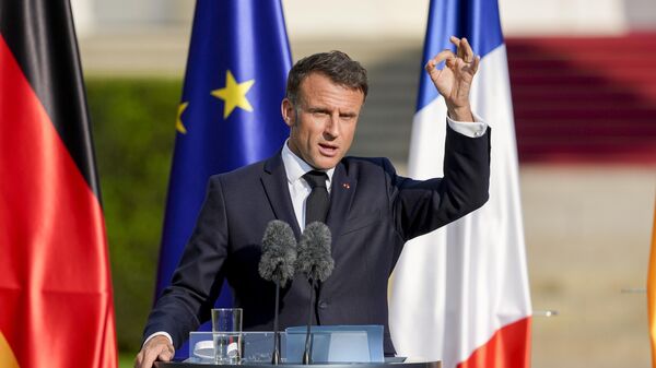 O presidente francês Emmanuel Macron participa de uma conferência de imprensa no Bellevue Place em Berlim, Alemanha, domingo, 26 de maio de 2024 - Sputnik Brasil