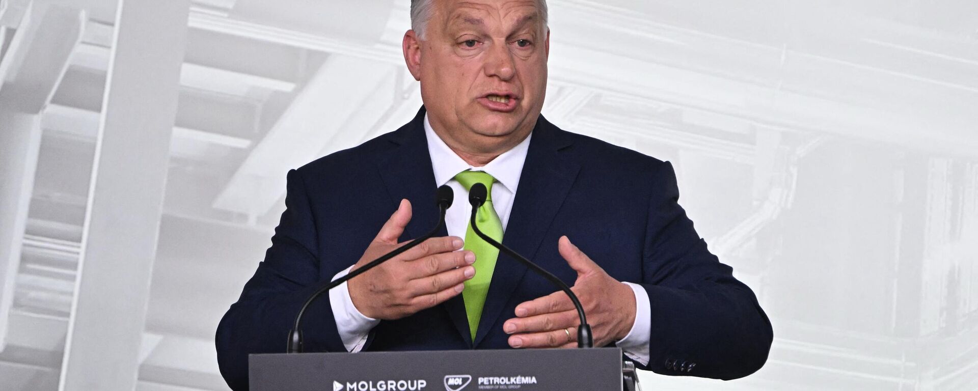 Viktor Orbán, primeiro-ministro húngaro, dá discurso de inauguração de novo complexo de poliol da empresa petrolífera húngara Grupo Mol perto de Tiszaujvaros, Hungria, 14 de maio de 2024 - Sputnik Brasil, 1920, 31.05.2024