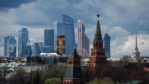 Torres do Kremlin de Moscou. Contexto, centro de negócios internacional Cidade de Moscou - Sputnik Brasil