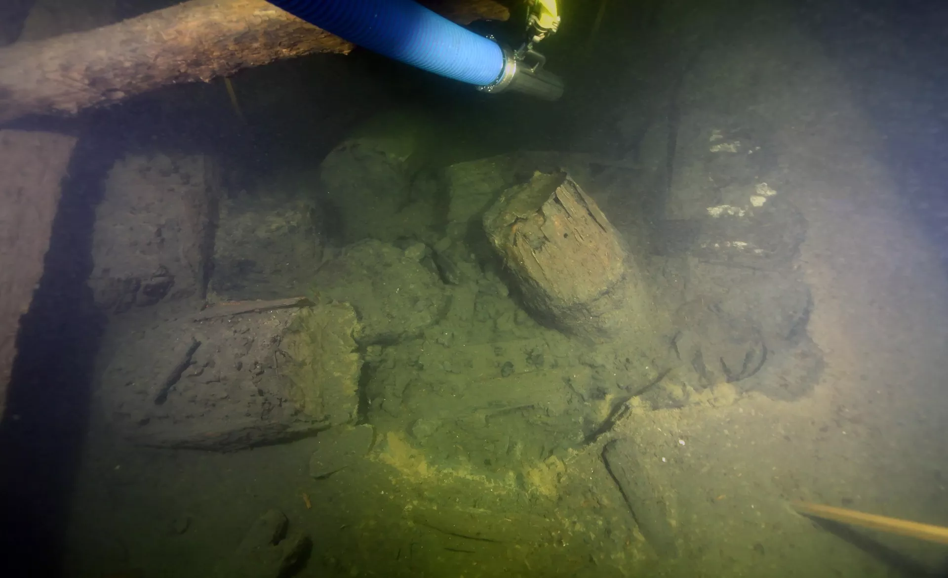 Fragmentos de barris do século XVI descobertos em um naufrágio na costa da Suécia - Sputnik Brasil, 1920, 01.06.2024