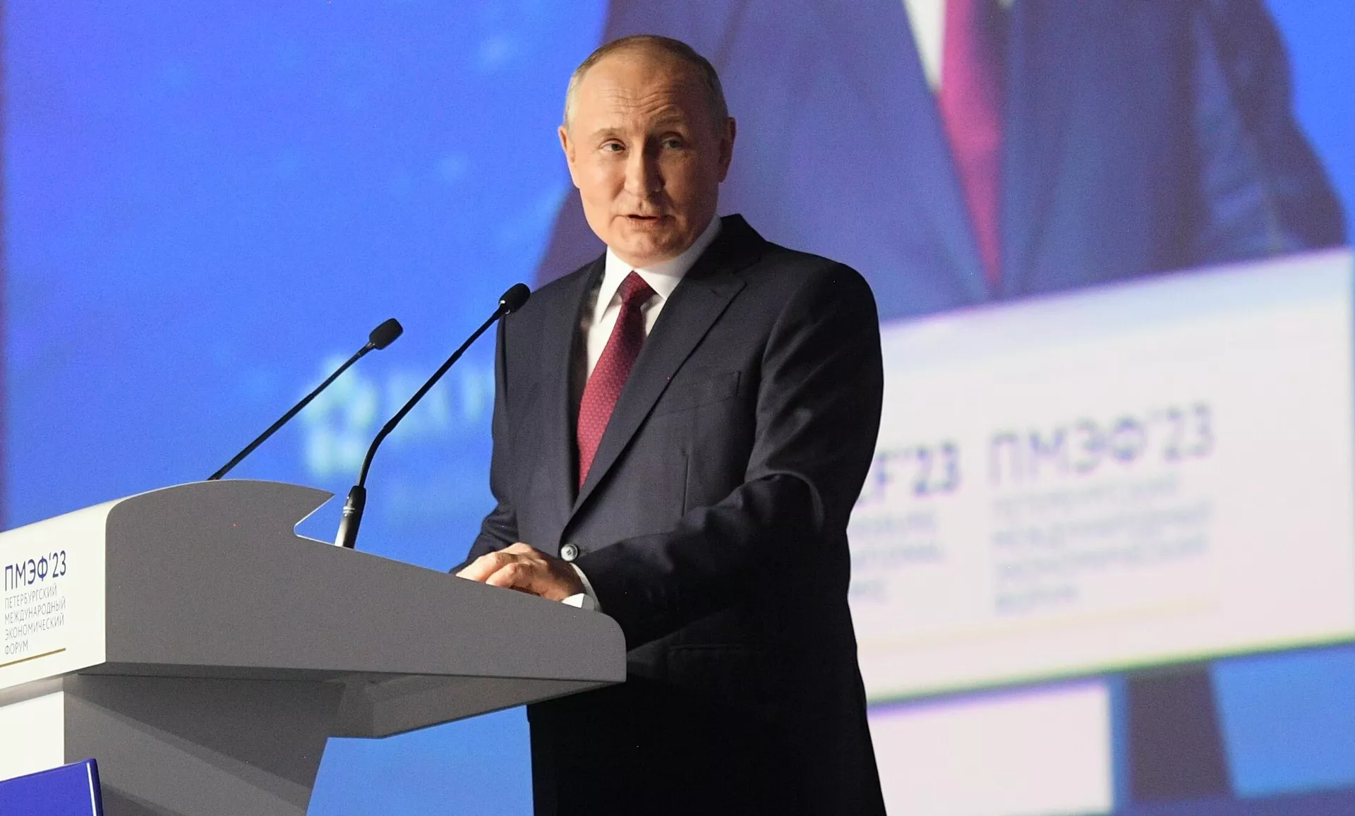 Vladimir Putin, presidente da Rússia, na sessão plenária do Fórum Econômico Internacional de São Petersburgo (SPIEF, na sigla em inglês) 2023, em 16 de junho - Sputnik Brasil, 1920, 04.06.2024
