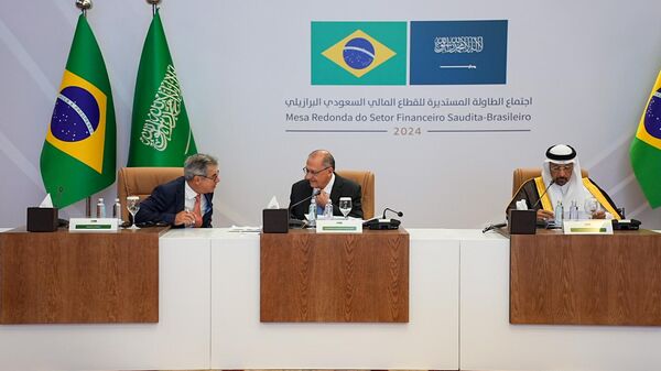 Vice-presidente, Geraldo Alckmin, participa de mesa-redonda durante visita à Arábia Saudita, em 3 de junho de 2024 - Sputnik Brasil
