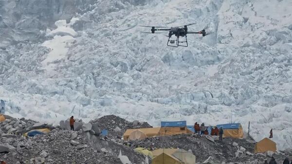 Drone chinês no monte Everest - Sputnik Brasil