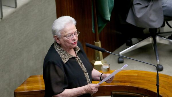 A deputada federal Luiza Erundina (Psol-SP) durante sessão na Câmara dos Deputados - Sputnik Brasil