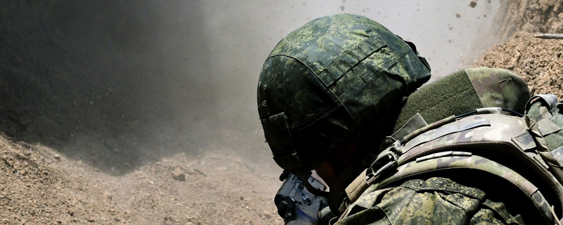 Treinamento de unidades de assalto do agrupamento de tropas russo Zapad (Oeste), foto publicada em 29 de maio de 2024 - Sputnik Brasil, 1920, 27.03.2026