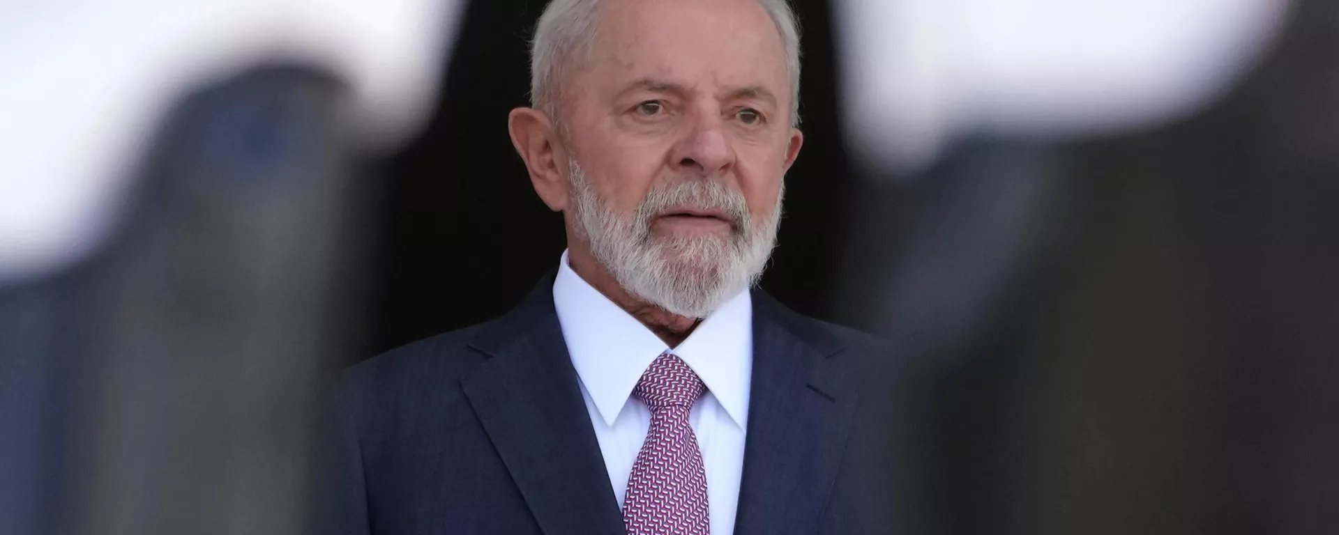 Luiz Inácio Lula da Silva, presidente brasileiro, aguarda a chegada de Patrice Talon, seu homólogo de Benin, no palácio presidencial do Planalto em Brasília, Brasil, 23 de maio de 2024 - Sputnik Brasil, 1920, 06.06.2024