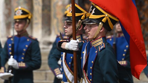 Membros do Regimento Presidencial participam da cerimônia de Troca da Guarda no Kremlin, Moscou, Rússia, 1º de junho de 2024 - Sputnik Brasil