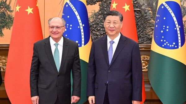 Xi Jinping, presidente da China, e Geraldo Alckmin, vice-presidente do Brasil. Pequim, 7 de junho de 2024 - Sputnik Brasil