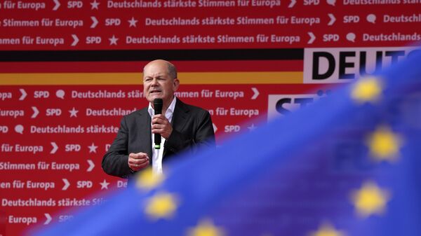 O chanceler alemão Olaf Scholz fala durante a campanha de encerramento para a eleição dos social-democratas alemães (SPD) para o Parlamento Europeu em Duisburg, Alemanha, 8 de junho de 2024 - Sputnik Brasil
