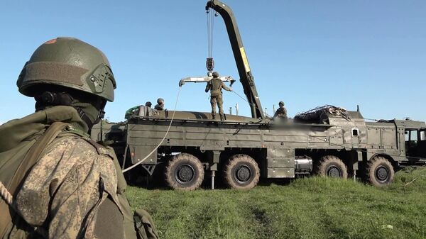 Militares das forças armadas russas e belarussas participam do segundo estágio de exercícios conjuntos de armas nucleares não estratégicas, 11 de junho de 2024 - Sputnik Brasil