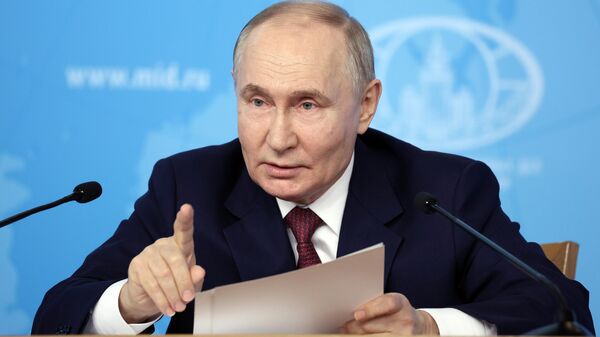 
Vladimir Putin discursa na reunião com a chefia do Ministério das Relações Exteriores da Rússia, Moscou, 14 de junho de 2024 - Sputnik Brasil