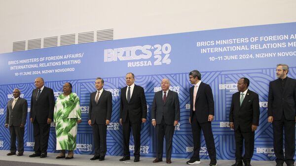 Chanceleres posam para uma foto à margem da reunião dos ministros das Relações Exteriores do BRICS, em Nizhny Novgorod. Rússia, 10 de junho de 2024 - Sputnik Brasil