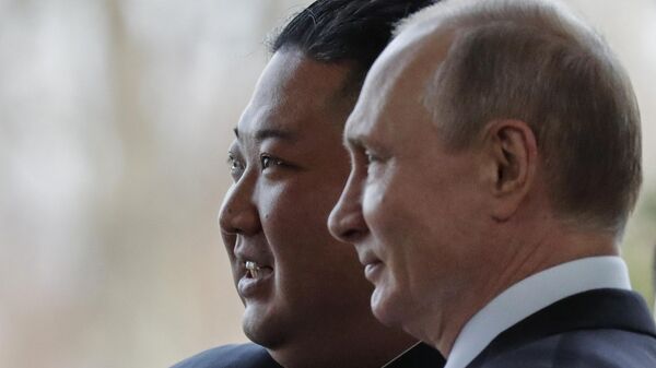Especialista: parceria estratégica da Rússia com a Coreia do Norte 'simboliza novo nível de laços'