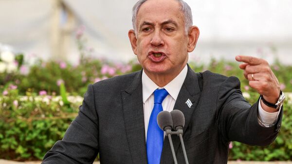 Benjamin Netanyahu discursa durante cerimônia em memória das vítimas do caso Altalena de 1948, no Cemitério Nahalat Yitzhak. Tel Aviv, 18 de junho de 2024 - Sputnik Brasil