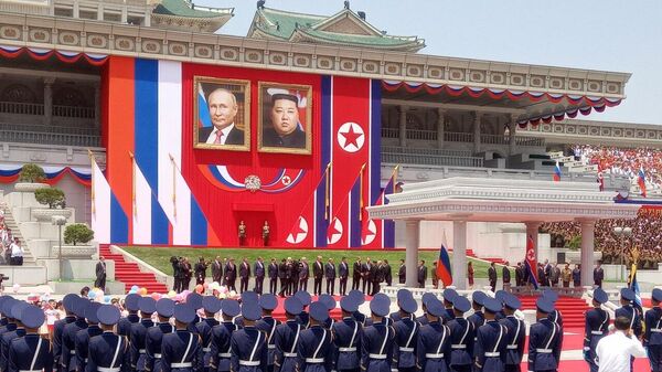 Cerimônia oficial de recepção do presidente russo, Vladimir Putin, por seu homólogo norte-coreano, Kim Jong-un, na praça Kim Il Sung, no centro da capital do país. 19 de junho de 2024 - Sputnik Brasil