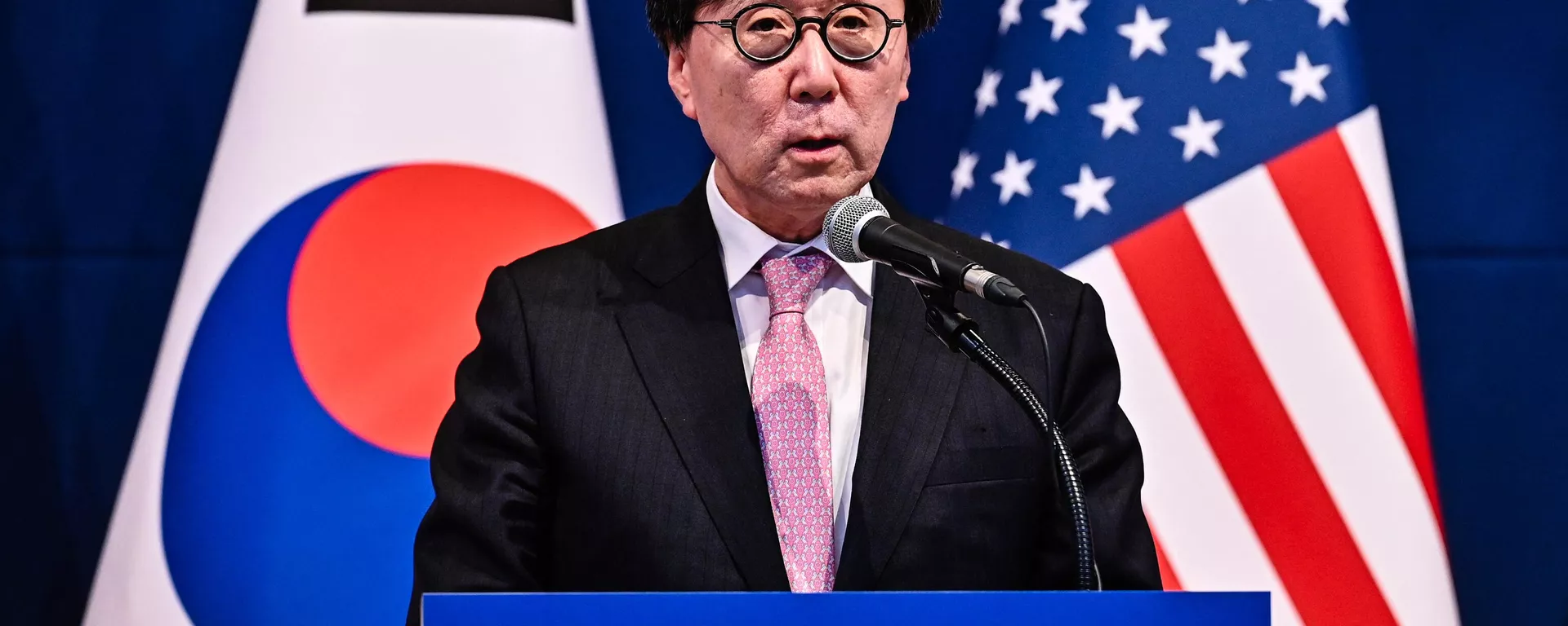 Chang Ho-jin, Primeiro Vice-Ministro das Relações Exteriores da Coreia do Sul, discursa durante a 4ª Reunião do Grupo de Consulta e Estratégia de Dissuasão Estendida (EDSCG) entre a República da Coreia e os EUA em Seul, em 15 de setembro de 2023 - Sputnik Brasil, 1920, 20.06.2024