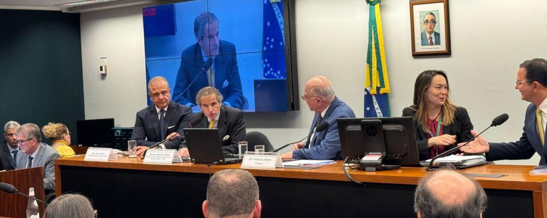 Rafael Grossi, diretor-geral da Agência Internacional de Energia Atômica (AIEA), participa de um audiência pública no Congresso Nacional em Brasília, em 19 de junho de 2024 - Sputnik Brasil, 1920, 20.06.2024