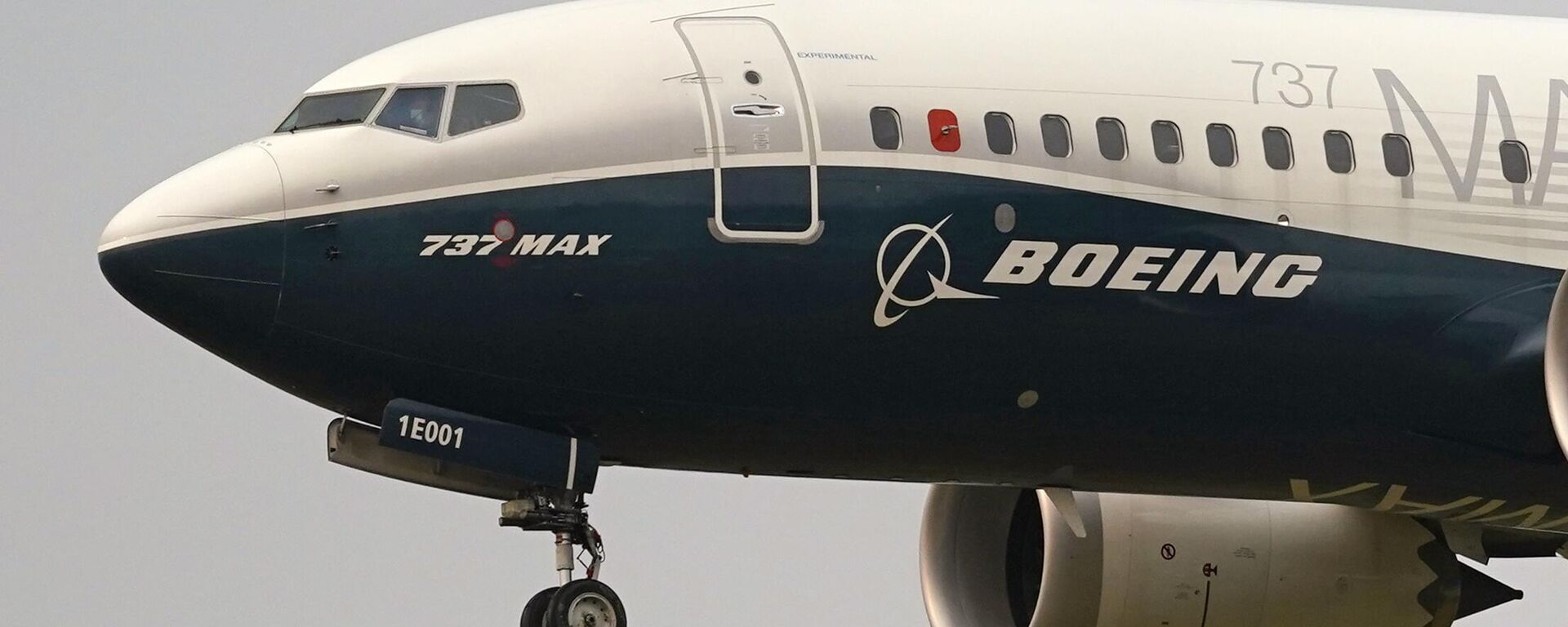 Avião Boeing 737 Max se prepara para pousar no Boeing Field após voo de teste em Seattle. Washington, EUA, 30 de setembro de 2020 - Sputnik Brasil, 1920, 24.06.2024