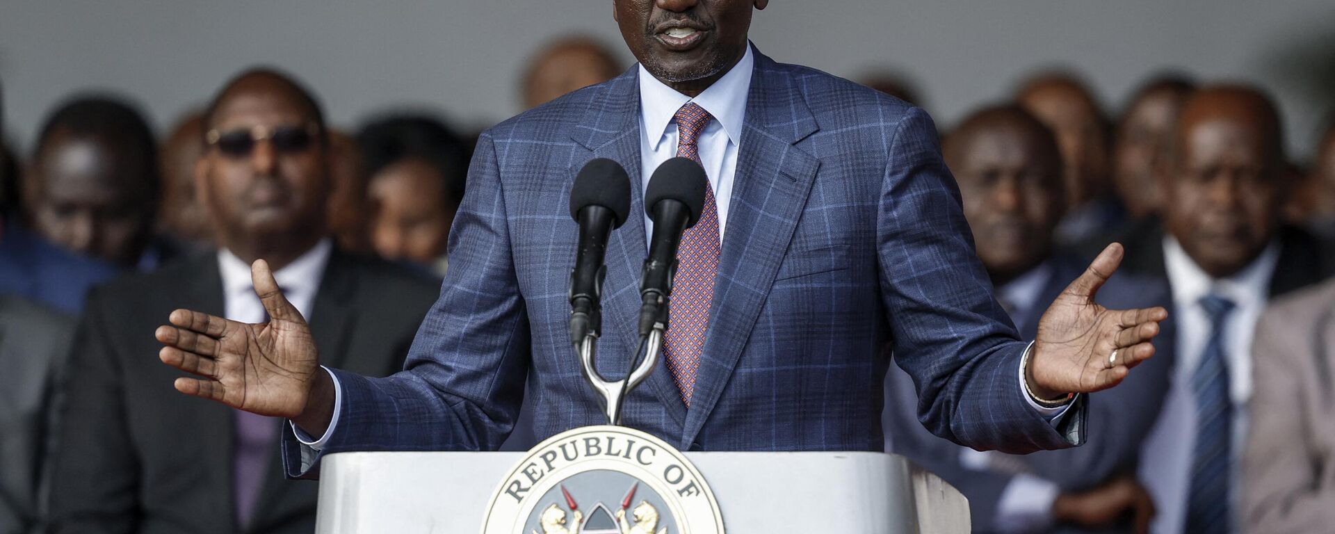 O presidente do Quênia, William Ruto, se dirige à imprensa durante coletiva na State House, residência oficial presidencial, em Nairóbi, em 26 de junho de 2024 - Sputnik Brasil, 1920, 19.07.2024