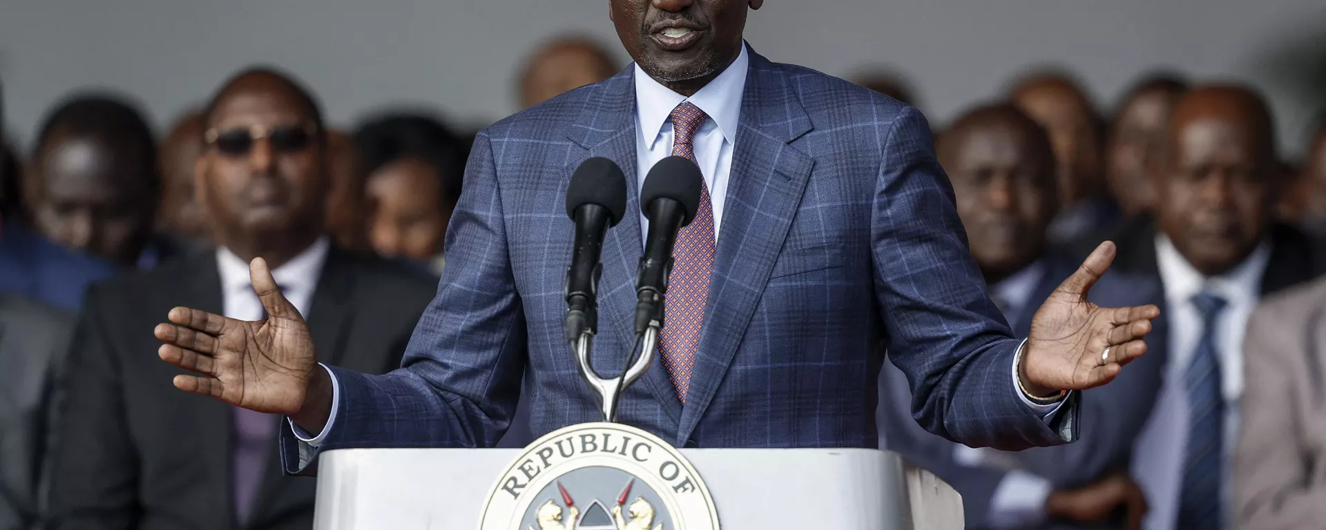 O presidente do Quênia, William Ruto, se dirige à imprensa durante coletiva na State House, residência oficial presidencial, em Nairóbi, em 26 de junho de 2024 - Sputnik Brasil, 1920, 19.07.2024