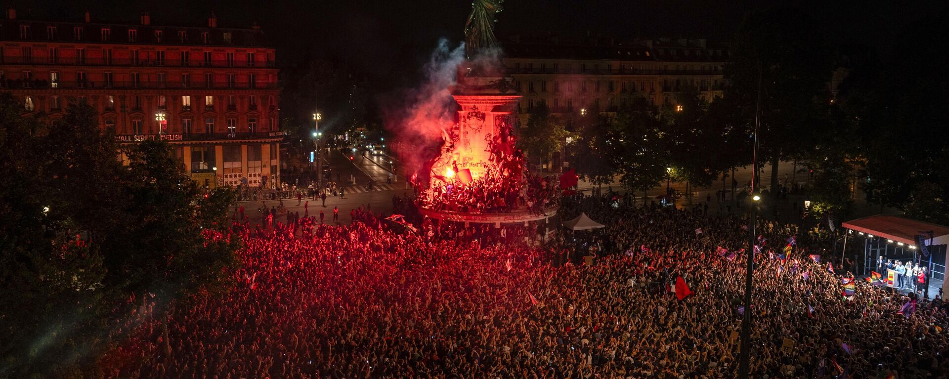 Protestos tomam as ruas em Paris após a divulgação dos resultados das eleições parlamentares. França, 30 de junho de 2024 - Sputnik Brasil, 1920, 30.06.2024