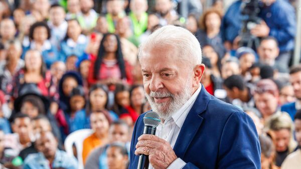 O presidente Luiz Inácio Lula da Silva durante cerimônia de entrega de unidades habitacionais do programa Morar Carioca no bairro de Santa Cruz, na Zona Oeste da cidade do Rio de Janeiro, em 30 de junho de 2024 - Sputnik Brasil