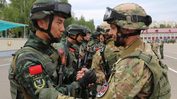 Soldados de Belarus e China se encontram para exercícios antiterrorismo conjuntos China-Belarus, 6 de julho de 2024 - Sputnik Brasil