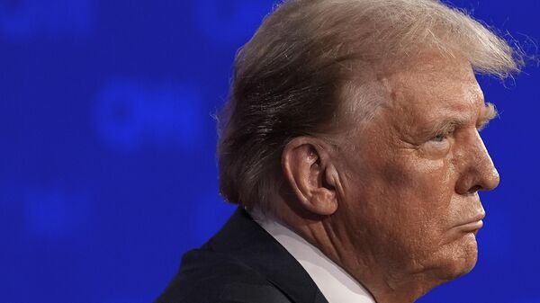Donald Trump, ex-presidente dos EUA (2017-2021), candidato republicano à presidência, durante debate presidencial com o presidente Joe Biden, em Atlanta, Geórgia, EUA, 27 de junho de 2024 - Sputnik Brasil