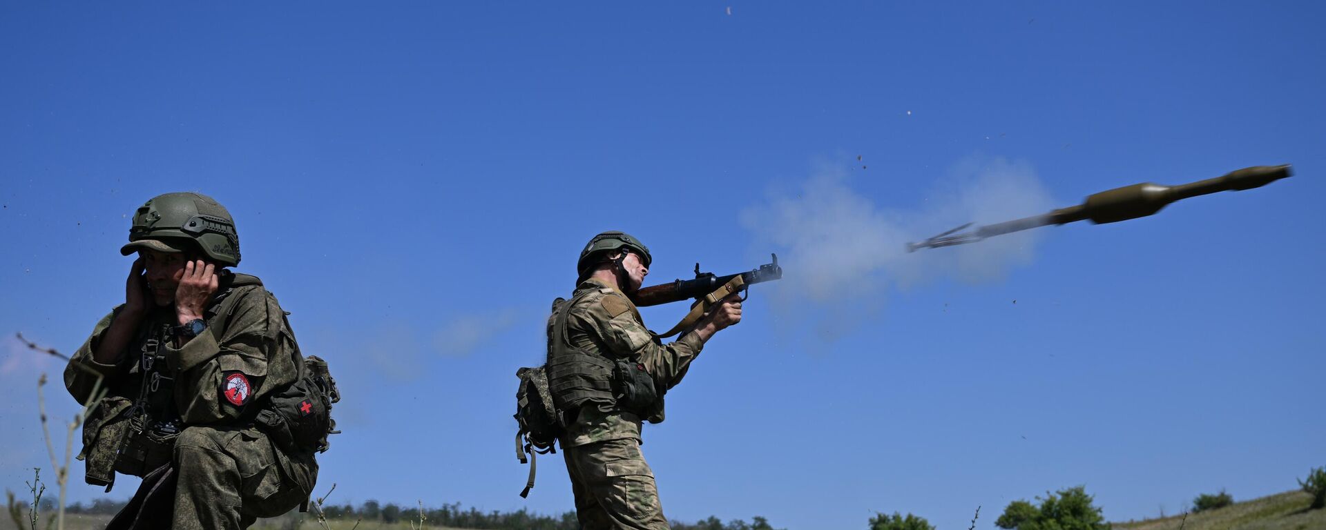 Militares de unidades de assalto do Distrito Militar Central das Forças Armadas da Rússia treinam em um campo de exercícios na área de retaguarda da operação militar especial na direção de Avdeevka, Rússia - Sputnik Brasil, 1920, 15.07.2024