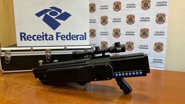 FICCO/RJ e Receita Federal prendem homem por importação ilegal de fuzil antidrones - Sputnik Brasil