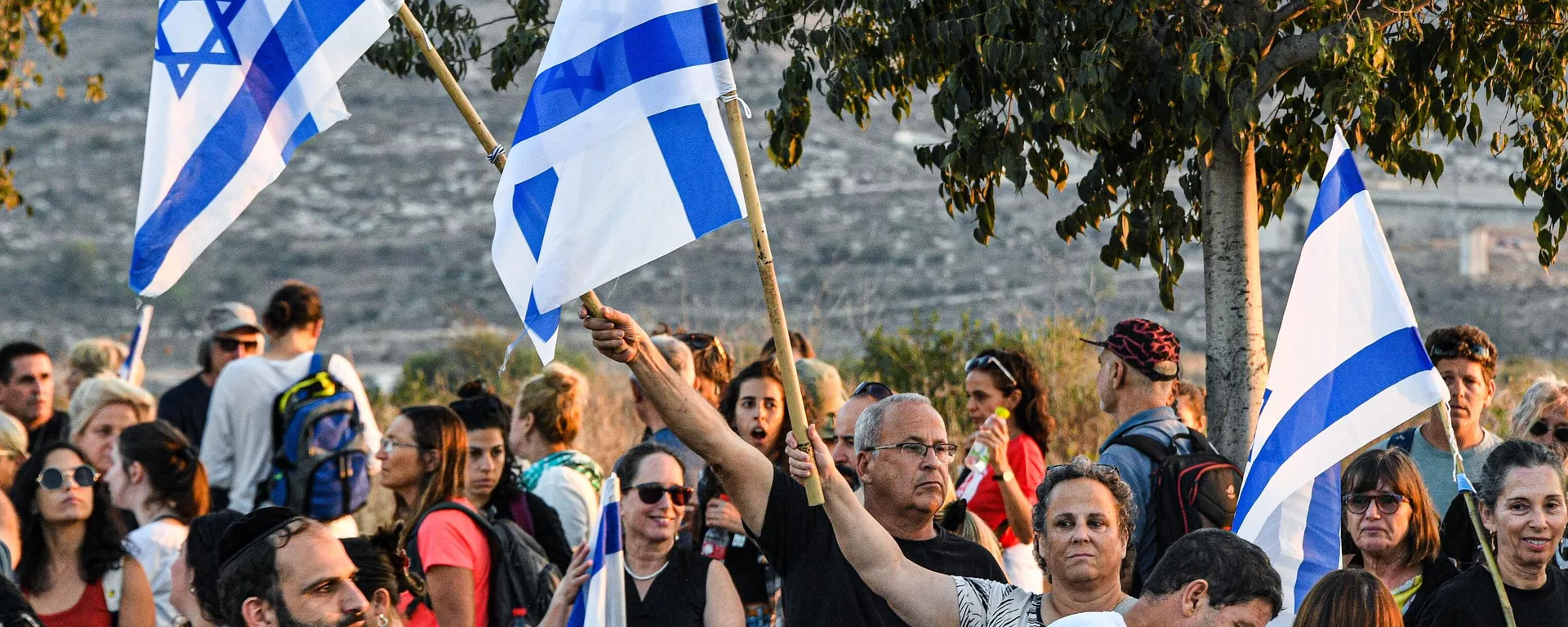 Parentes de reféns israelenses e seus apoiadores participam de uma marcha de cinco dias de Tel Aviv a Jerusalém - Sputnik Brasil, 1920, 17.07.2024