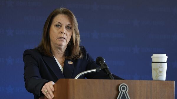 A Diretora do Serviço Secreto dos EUA, Kimberly Cheatle, fala durante uma coletiva de imprensa de segurança da Convenção Nacional Republicana em Milwaukee, 6 de junho de 2024 - Sputnik Brasil