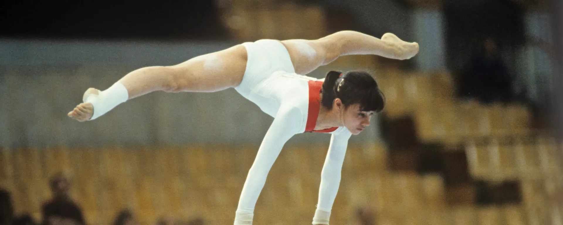 Ginasta soviética Natalia Vitalyevna durante apresentação nos Jogos Olímpicos de 1980, quando foi bicampeã na trave e no solo. Moscou, julho de 1980 - Sputnik Brasil, 1920, 23.07.2024