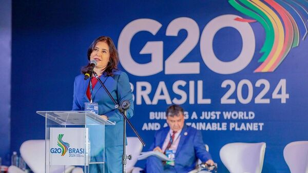 Simone Tebet na abertura do painel Combate às desigualdades e erradicação da pobreza, da fome e da desnutrição, evento paralelo à Reunião Ministerial de Desenvolvimento do G20. Rio de Janeiro,  23 de julho de 2024 - Sputnik Brasil