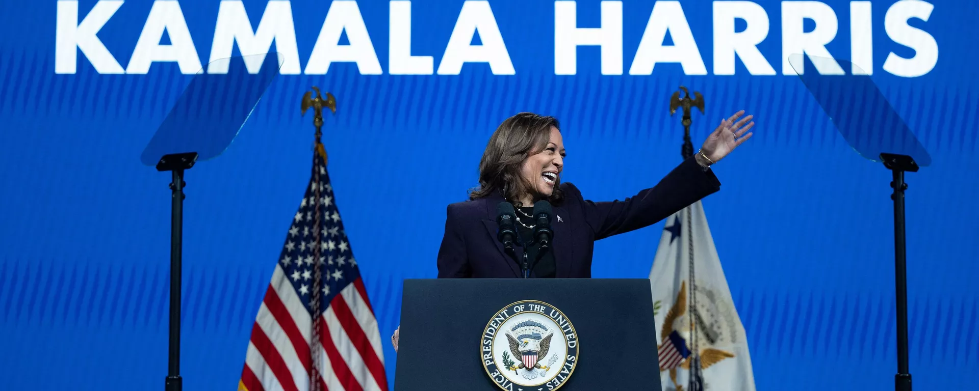 Kamala Harris, vice-presidente dos EUA, dá discurso na 88ª Convenção Nacional da Federação Americana de Professores em Houston, Texas, EUA, 25 de julho de 2024 - Sputnik Brasil, 1920, 17.08.2024