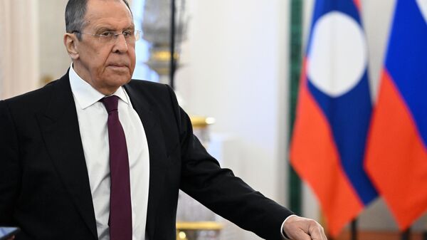 Lavrov discutiu proposta de Putin sobre a segurança eurasiática com autoridades da Malásia