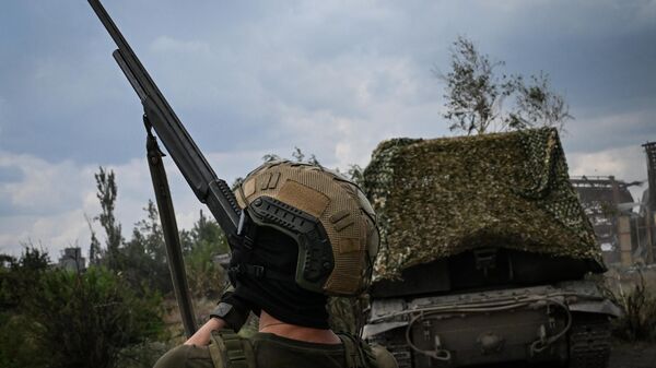 Militares russos libertam localidade de Volchie na República Popular de Donetsk, diz MD da Rússia