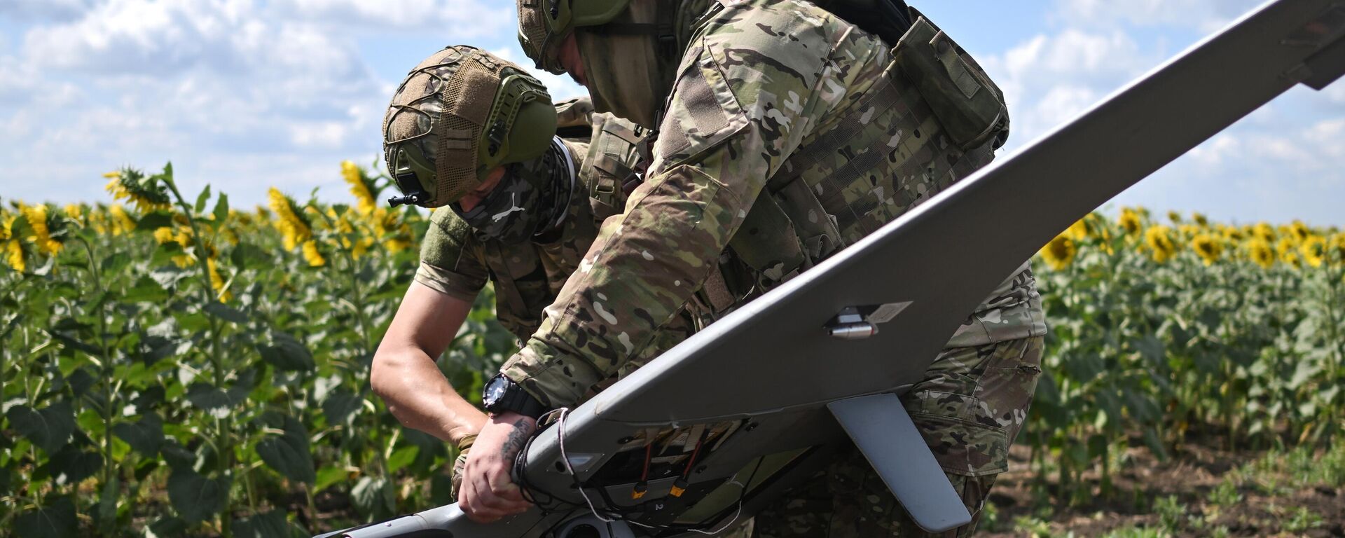 Unidades de drones de reconhecimento Supercam do agrupamento de tropas russo Tsentr (Centro) na área de Avdeevka, durante operação militar especial da Rússia, foto publicada em 31 de julho de 2024 - Sputnik Brasil, 1920, 25.05.2025