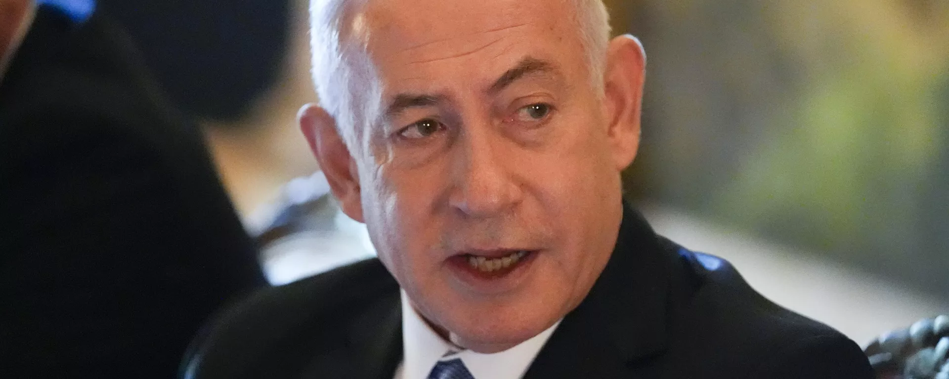 Benjamin Netanyahu, primeiro-ministro de Israel, fala durante reunião com Donald Trump, ex-presidente (2017-2021) e candidato republicano à presidência dos EUA, em sua propriedade de Mar-a-Lago em Palm Beach, Flórida, EUA, 26 de julho de 2024 - Sputnik Brasil, 1920, 03.08.2024