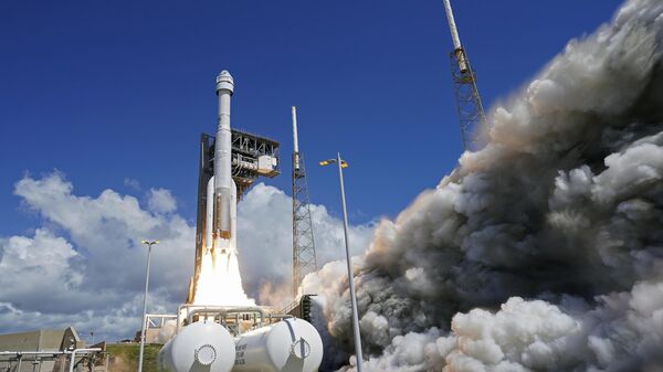 A cápsula Starliner da Boeing no topo de um foguete Atlas V decola do Complexo de Lançamento Espacial 41 na Estação da Força Espacial de Cabo Canaveral em uma missão para a Estação Espacial Internacional (EEI), 5 de junho de 2024 - Sputnik Brasil