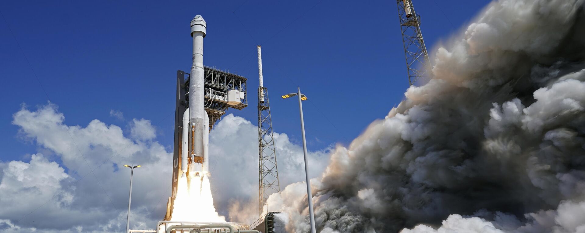 A cápsula Starliner da Boeing no topo de um foguete Atlas V decola do Complexo de Lançamento Espacial 41 na Estação da Força Espacial de Cabo Canaveral em uma missão para a Estação Espacial Internacional (EEI), 5 de junho de 2024 - Sputnik Brasil, 1920, 11.09.2024