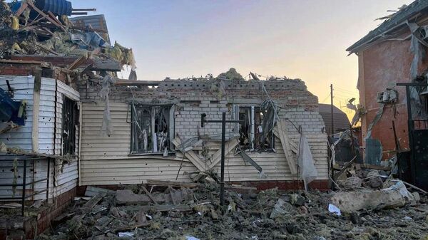 Foto divulgada pelo Assessoria de Imprensa do governador interino da região de Kursk, mostra um edifício destruído em um bombardeio recente por tropas ucranianas em meio a um ataque transfronteiriço em território russo - Sputnik Brasil