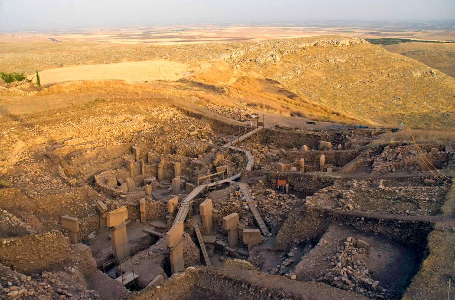 Construções circulares monumentais com colunas monolíticas em forma de T em Gobekli Tepe, no sudeste da Turquia  - Sputnik Brasil, 1920, 09.08.2024