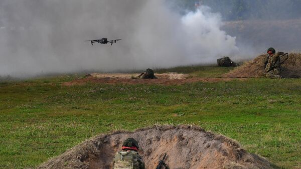 Exercícios práticos de treinamento para a operação especial russa no campo de treinamento da Escola Superior de Comando de Tanques de Kazan, Rússia, foto publicada em 7 de agosto de 2024+ - Sputnik Brasil