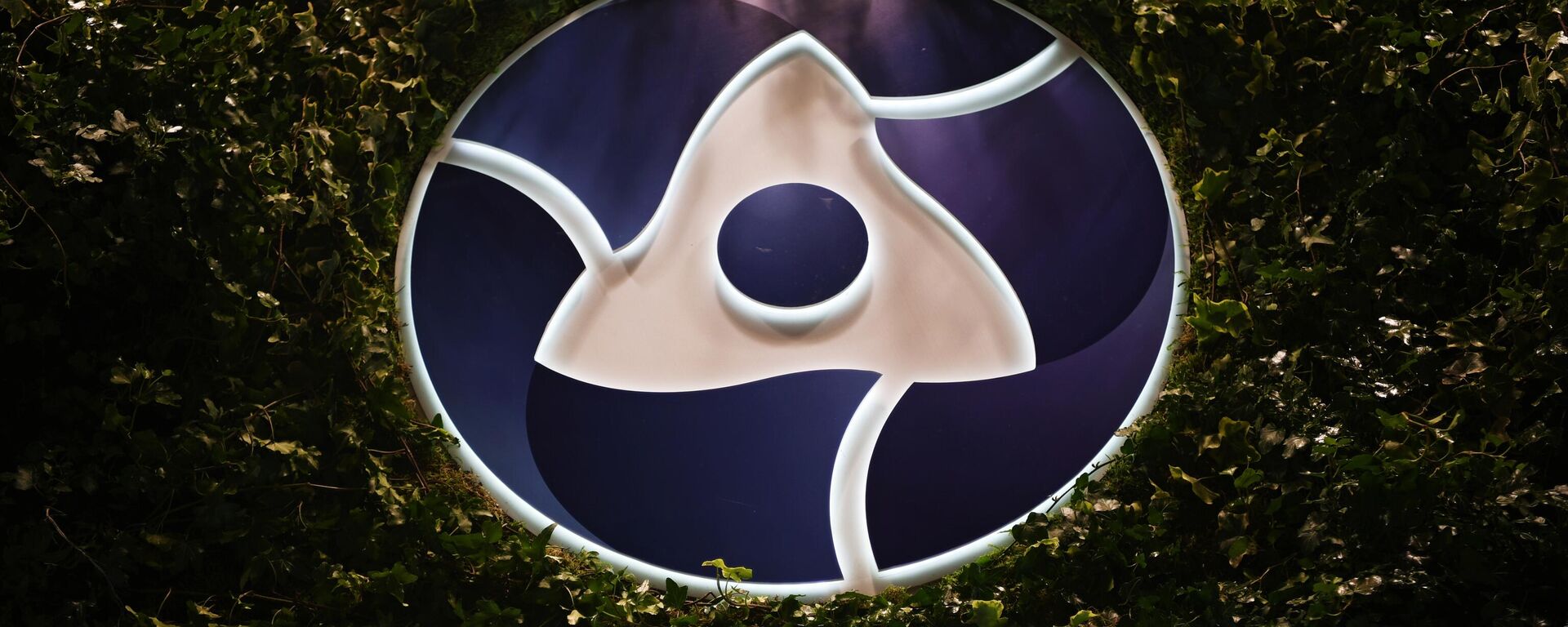 Logotipo da empresa estatal de energia nuclear russa Rosatom no Fórum Internacional Semana da Energia Russa. Rússia, 6 de outubro de 2017 - Sputnik Brasil, 1920, 10.12.2024