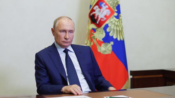 Vladimir Putin, presidente da Rússia, se reúne por videoconferência com Aleksei Smirnov, governador interino da região russa de Kursk (fora da foto), 8 de agosto de 2024 - Sputnik Brasil